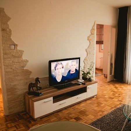 Apartment Arena White Belgrad Exteriör bild