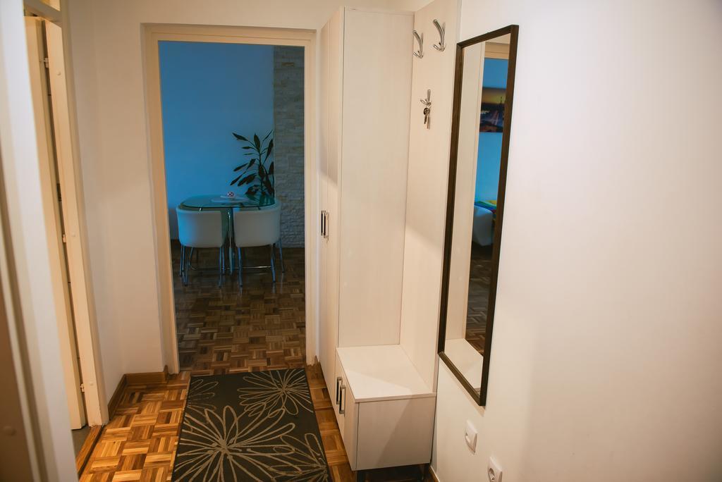 Apartment Arena White Belgrad Exteriör bild