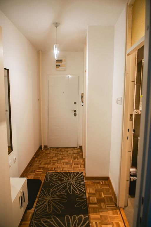 Apartment Arena White Belgrad Exteriör bild